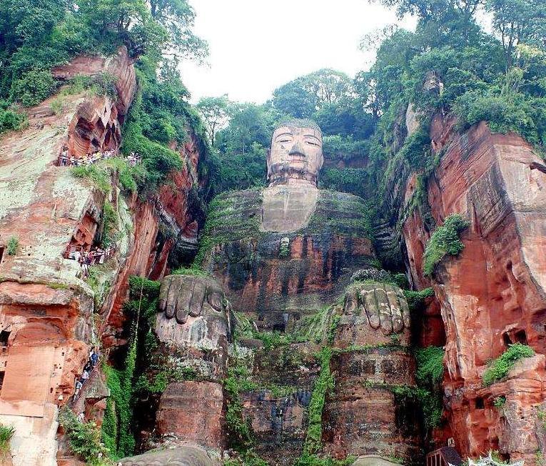 Leshan Buddha and Narrow Gauge Train 2 Days Tour