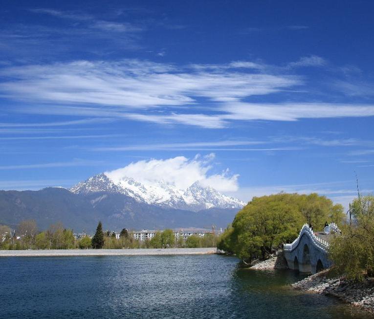 2 Days Tiger Leaping Gorge Hiking Group Tour